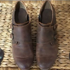 Born side zip heeled booties size 7.5